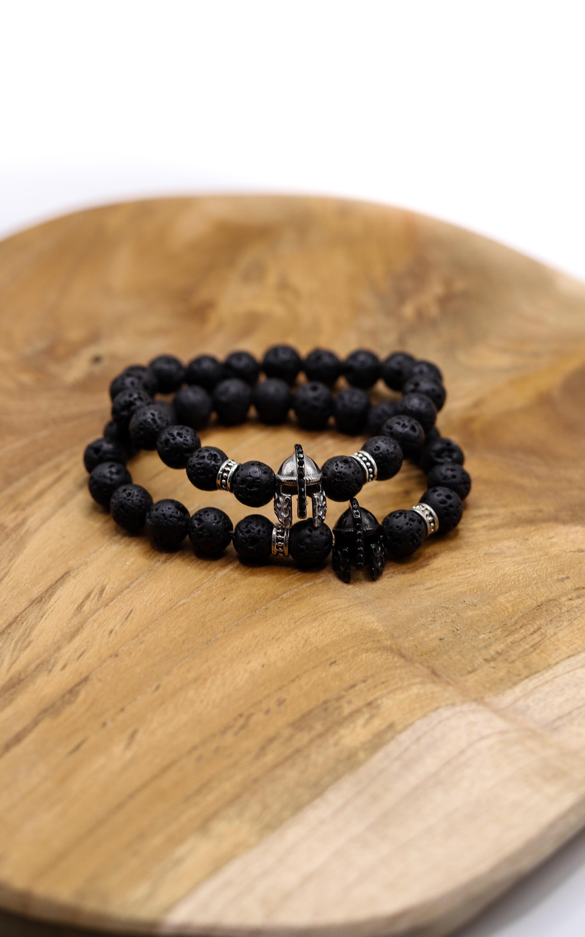 ensemble de bracelets centurion noir & lave sur bois